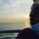 Ashish Vidyarthi Instagram - The ride back... #Mumbai #sunrise #goldenhour #alshukranzindagi Mandva Jetty