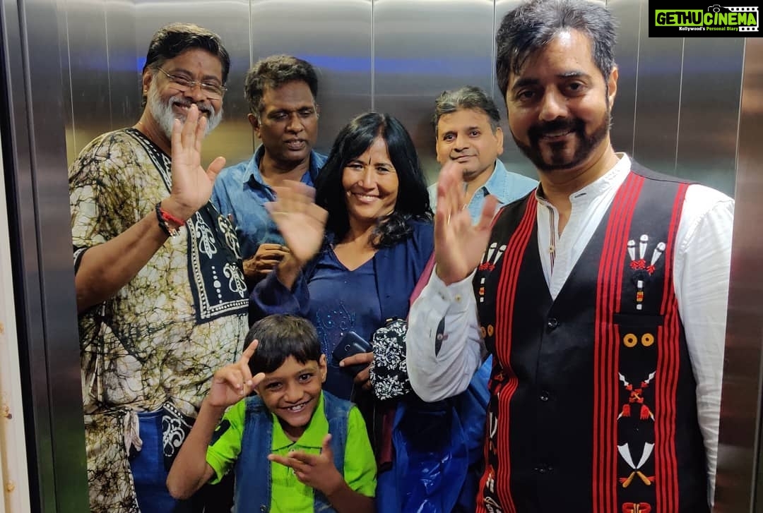 Ashish Vidyarthi Instagram - When a few from NSD 1990 met... Alshukran Bandhu.. Alshukran Zindagi! Mumbai, Maharashtra