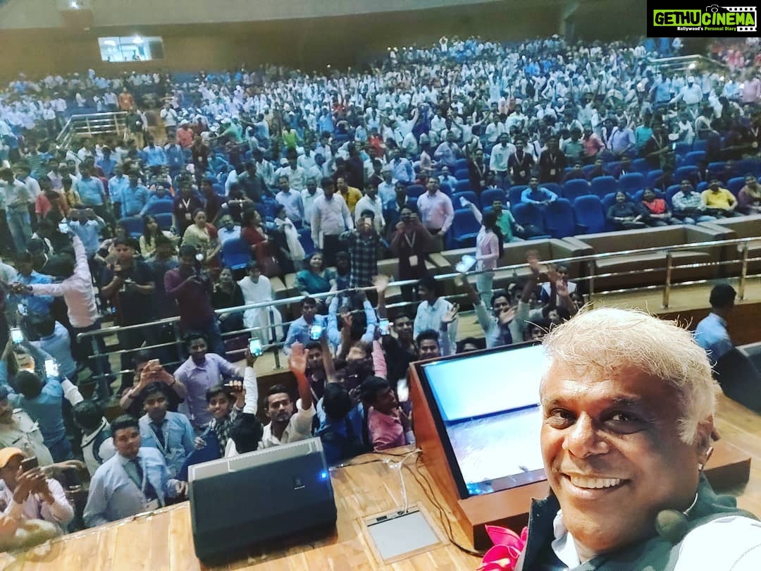 Ashish Vidyarthi Instagram - Extraordinary experience of an Avid Miner Ignite Conversation with nearly 5000 youths... As part of the opening of the Bihar skill development mission gathering here in Patna.. An exhilarating experience! Patna, India