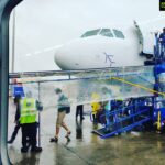 Ashish Vidyarthi Instagram - Going that extra 3metres... Impressed with Indigo staff extending the rain sheltered awning from the ramp to the coach.. @indigo.6e