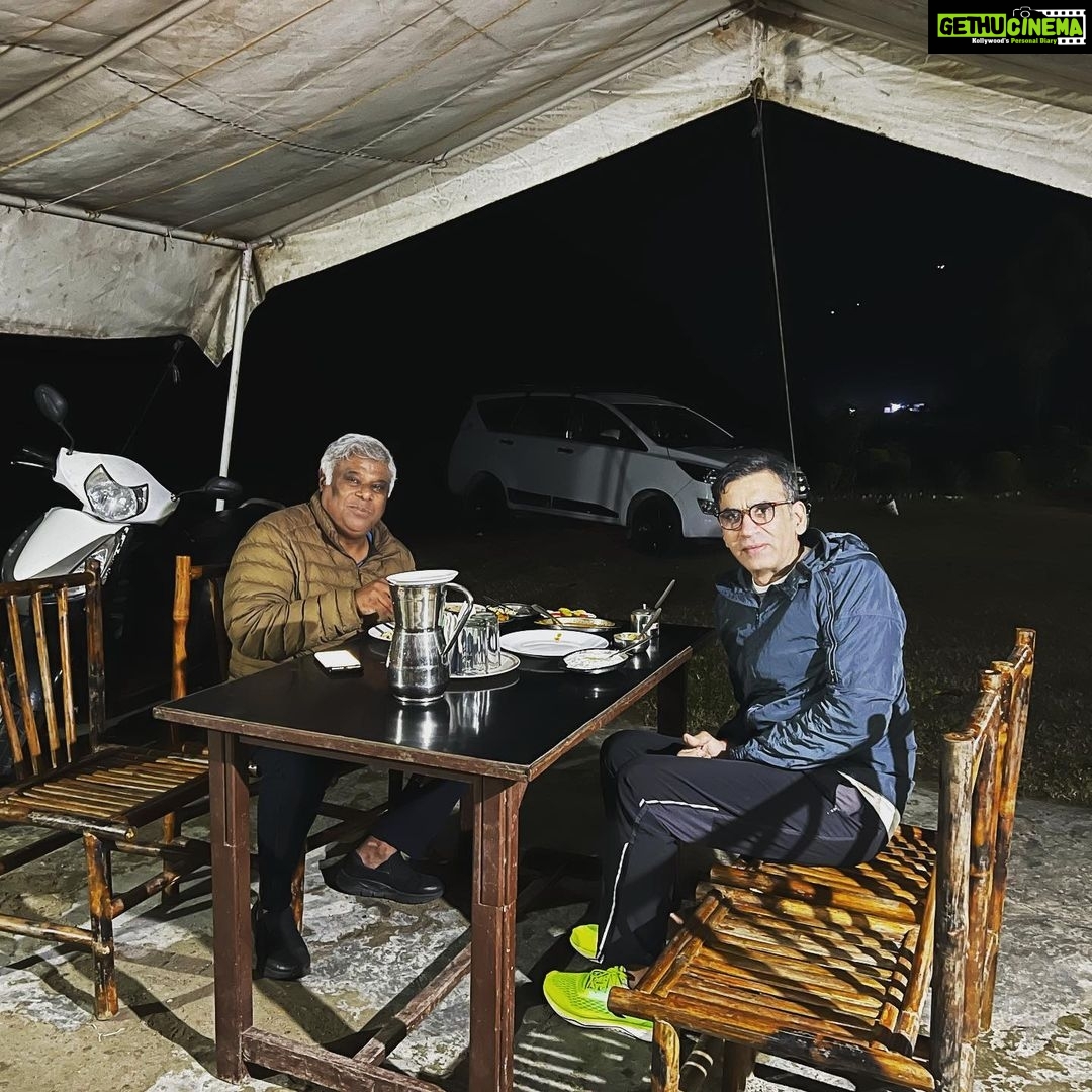 Ashish Vidyarthi Instagram - Sang Raman “ the 4 day trip with my school chum Raman Kwatra. Today at 6pm my new Travel Vlog on YouTube premieres. Click the link in Bio By the river Mandakini…At the GMVN camp at Syalsaur,Uttarakhand. #dosst