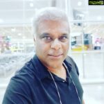 Ashish Vidyarthi Instagram - Heading home.. Cheers and love Dear friends... Mangalore International Airport New Terminal Parking