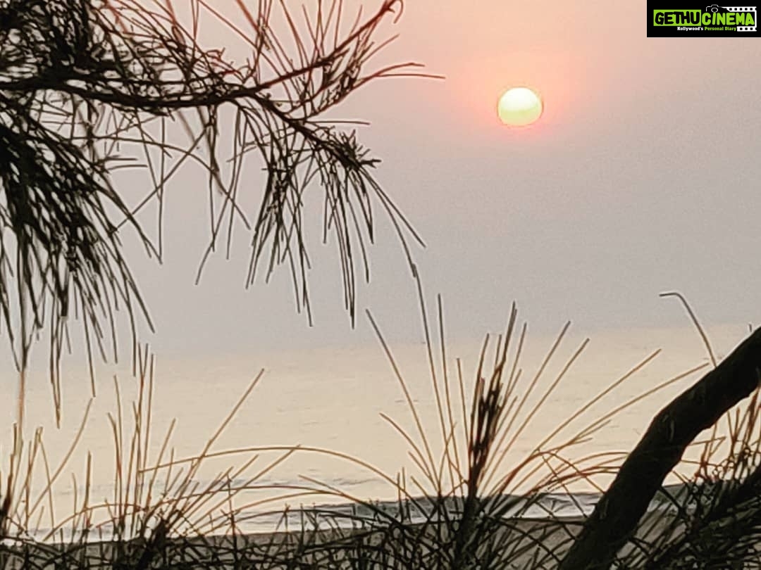 Ashish Vidyarthi Instagram - Two stollers, a viewer and a rising over the Bay... Here for an Avid Miner conversation.. www.avidminer.com The Taj Fishermans Cove