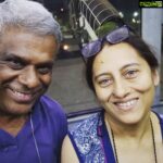 Ashish Vidyarthi Instagram - A post midnight smile.. A hop away from Viz