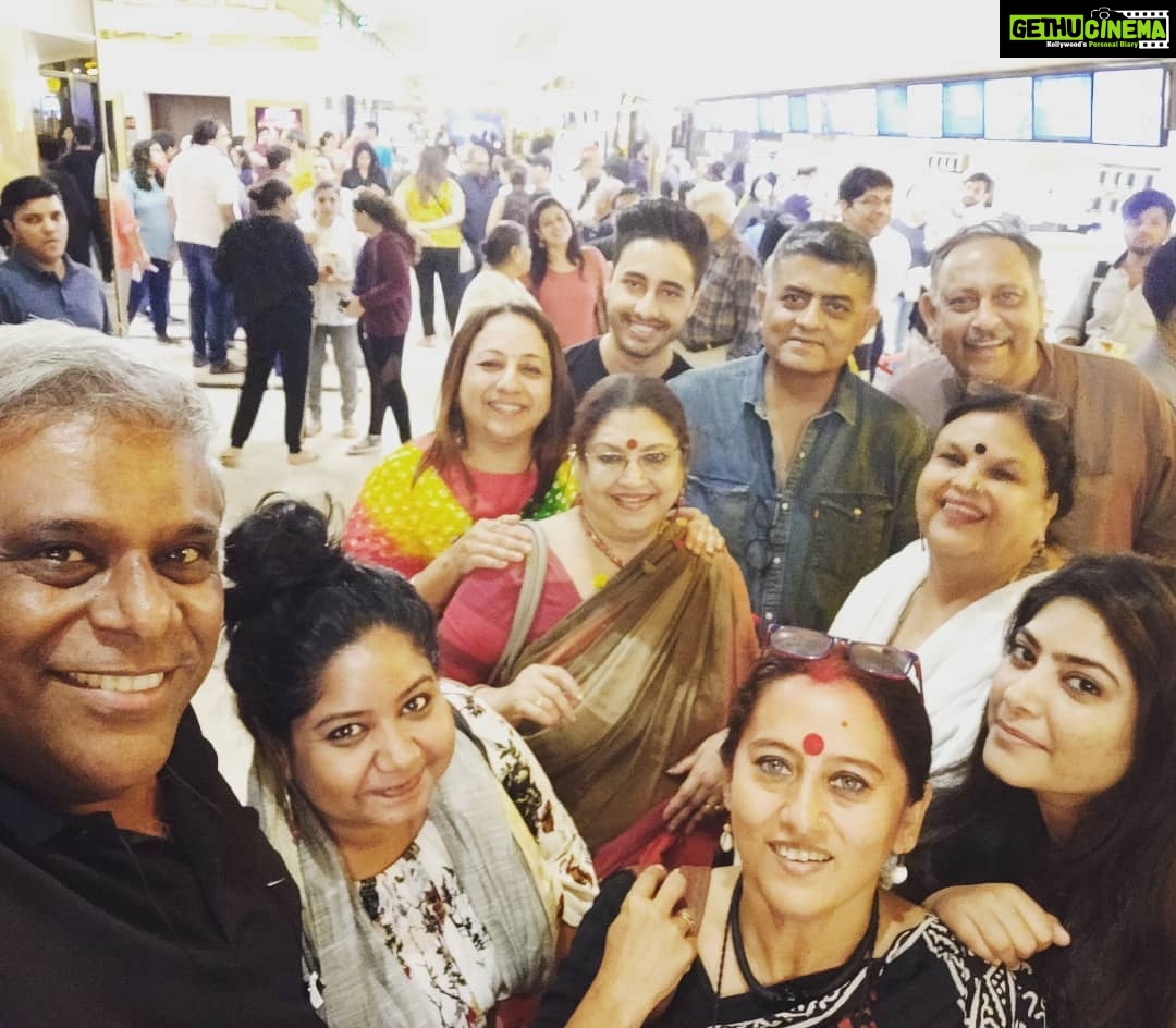 Ashish Vidyarthi Instagram - Badhaai Ho Badhaai Ho Badhaai Ho... Extraordinary actors shine.. So proud of you Dear @gajrajrao.. Kudos @ayushmannk amit Sharma, Neena ji, Surekha ji.. A sparkler is @badhaaihofilm PVR Cinemas ICON Infiniti Mumbai