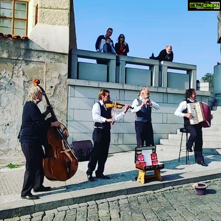 Ashish Vidyarthi Instagram - Magic.... Prague Castle
