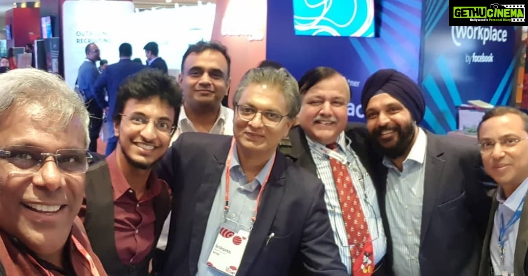 Ashish Vidyarthi Instagram - Such great vibes with all these vibrant people around and eloquent conversations flowing......ππ¬ @peoplematters @ashishvidyarthi1 #avidminer #ashishvidyarthi #conversations #leadershipinterventions #personalleadership #thoughtleadership #technology #hr #startup #asia #photooftheday #amazing #life