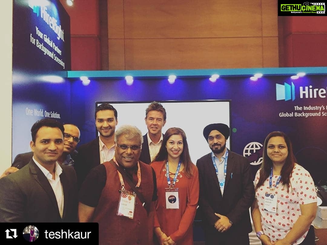 Ashish Vidyarthi Instagram - What a great day, it is meeting and engaging with such bright leaders.... Al Shukran Bandhu! Al Shukran Zindagi! www.ashishvidyarthi.com @peoplematters #Repost @teshkaur (@get_repost) ・・・ Legendary actor @ashishvidyarthi1 graces the @hirerighthq booth. Needless to say we were all very excited #techhr18