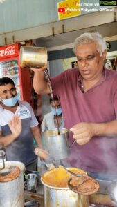 Ashish Vidyarthi Instagram - MAKING my FIRST Coffee @ Bhaskar coffee shop Lakshmipuram main road, Guntur
with @rohinimolleti garu 
#DoMoreWithLife
#coffee #breakfast #guntur #coffeetime #coffeemug #ashishvidyarthi #rohinimolleti #reels #reelsinstagram #reelkarofeelkaro #reelitfeelit #trending #viral #remix #chef #actor #actorslife #bollywood #tollywood #weekend #weekendvibes