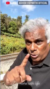 Ashish Vidyarthi Instagram - Despite your busy schedule, how do you find time for the things you love?

इतने सारे चीजों के बीच आप अपनी पसंदीदा चीज़ों के लिए समय कैसे निकालते हैं?

#ashishvidyarthi #time #value #love #reels #reelitfeelit #reelsinstagram #reelkarofeelkaro #instareels #motivation #actorslife #actorvlogs #karnataka #sakleshpur #life #friends #travel