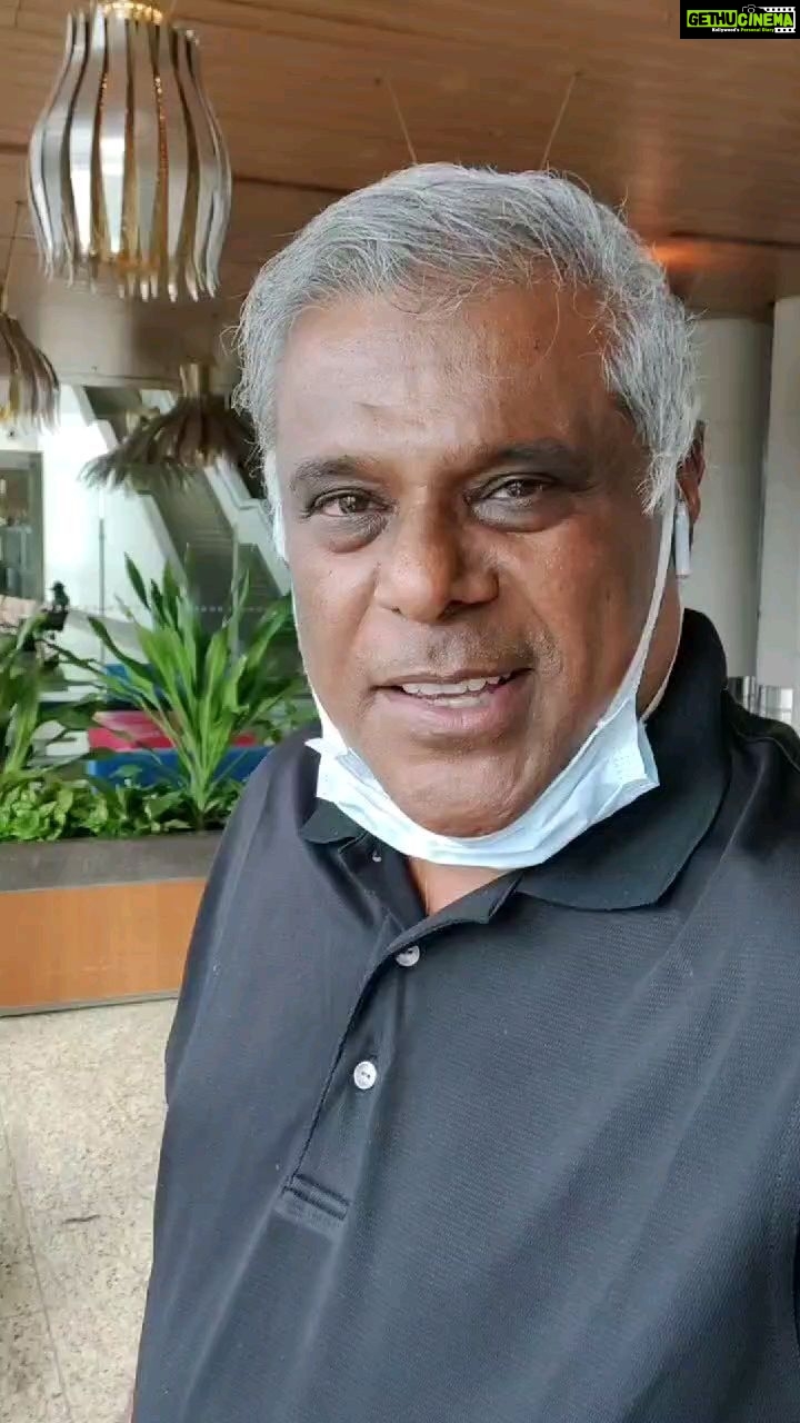 Ashish Vidyarthi Instagram - Smile for no reason... And the SMILE becomes the reason for the SMILE. #DoMoreWithLife #smile #avidminer #ashishvidyarthi #travel #instatravel #delhi #mumbai #fly #flyhigh #instatrend #trending #instamood #reeliitfeelit #reelkarofeelkaro #instareels #reel