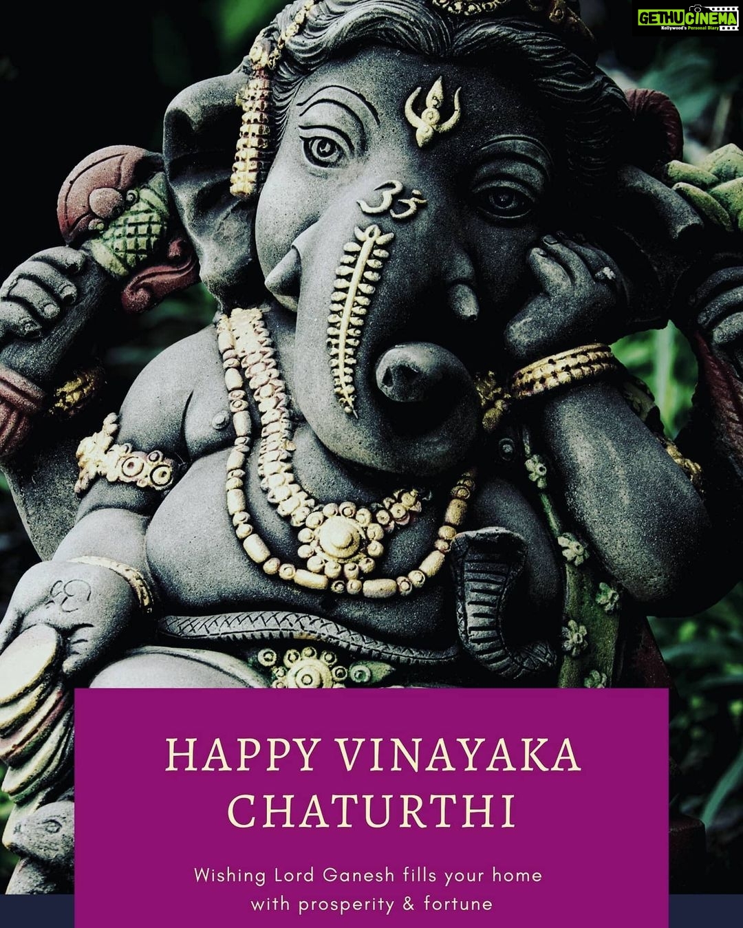 Ashish Vidyarthi Instagram - Greetings on Vinayak Chaturthi... #ganpatibappamorya #ganeshchaturthi #vinayakachavithi #ganesha #ganeshutsav #festivevibes #takecare #blessings #blessed #blessyou Mumbai, Maharashtra