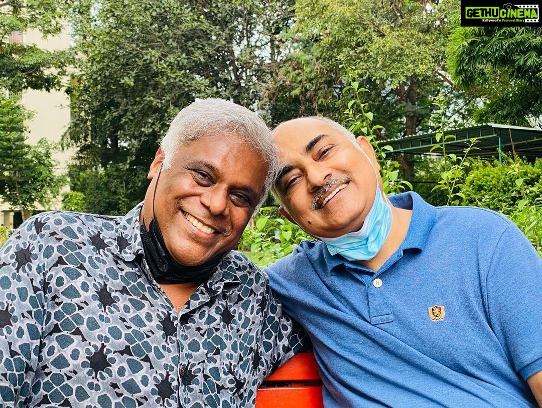 Ashish Vidyarthi Instagram - संग Arun 👬 #dosti #yaari #dost #yehdosti #instagood #instagram #instatrend #indtatravel #weather #pune #bachpan #bachpankapyar #laxminagar #delhi #mumbai #beakfast #instatrend #meradost #yaar #trending #rainyday #punecity Pune, Maharashtra