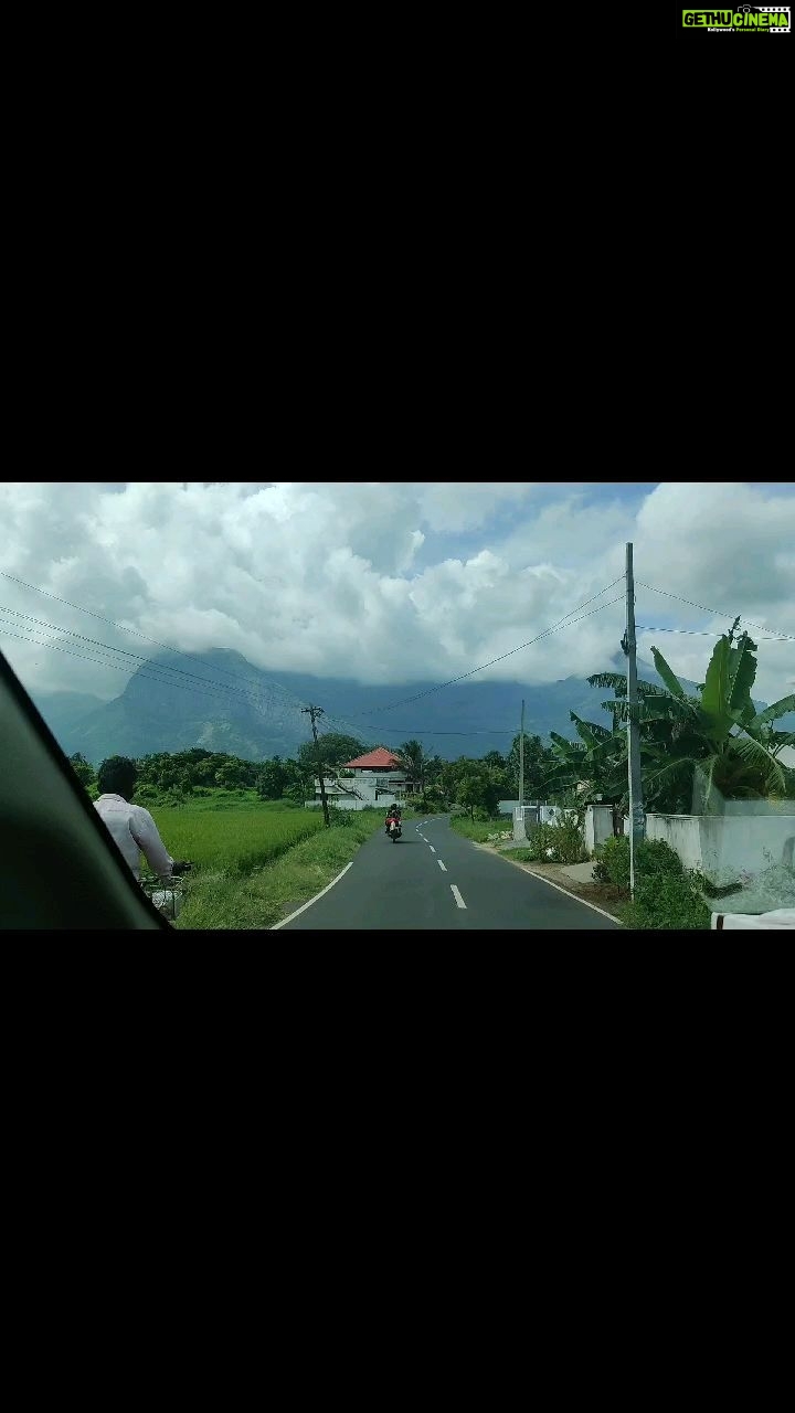 Ashish Vidyarthi Instagram - Pallakad... With @piloovidyarthi @ud_sunrise @swapnil_sonawane__... This is the trailer of what's to follow on you tube... Link in the Bio. #keralagram #kerala #godsowncountry #reelkarofeelkaro #reelitfeelit #hills #river #friends #love #trending #jnstatrend #nature#DoMoreWithLife