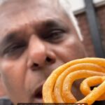 Ashish Vidyarthi Instagram – Bachpan ka pyaar 😌❤️😋
#DoMoreWithLife
#bachpankapyar #jalebi #rabrijalebi #rabri #sweet #sweethtooth #instafood #love #instagood #trending #instatrend #reels #reelsinstagram #reelitfeelit #reelkarofeelkaro