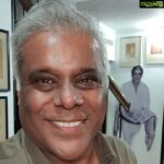 Ashish Vidyarthi Instagram - 15th of Jan 2021... Dayashankar ki Diary at the iconic Prithvi Theatre.. We performed after a year. #2021 will be made special by each of us..Stride on dear friend. #prithvitheatre #avidminer #prithvicafe #ekjutetheatregroup #nadirazaheerbabbar