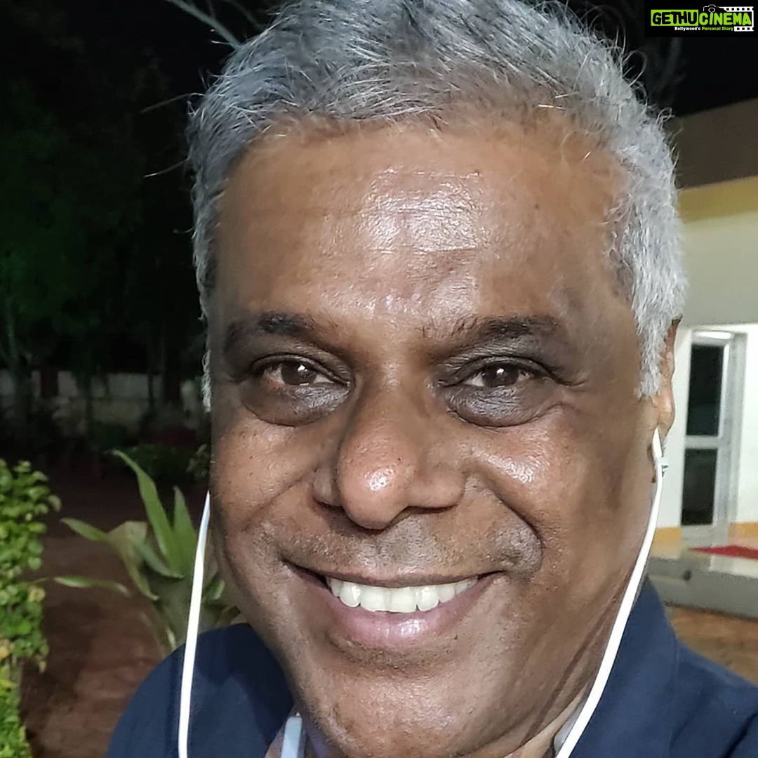 Ashish Vidyarthi Instagram - Have a super evening dear friend... Cheers and love!