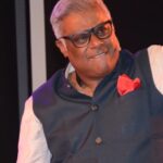 Ashish Vidyarthi Instagram - You may be distanced from others... But not from yourself... Give yourself a hug... #ashishvidyarthi #avidminer #selfcareseptember #loveyourselffirst #selfcare #selflove #acknowledgement #acknowledge