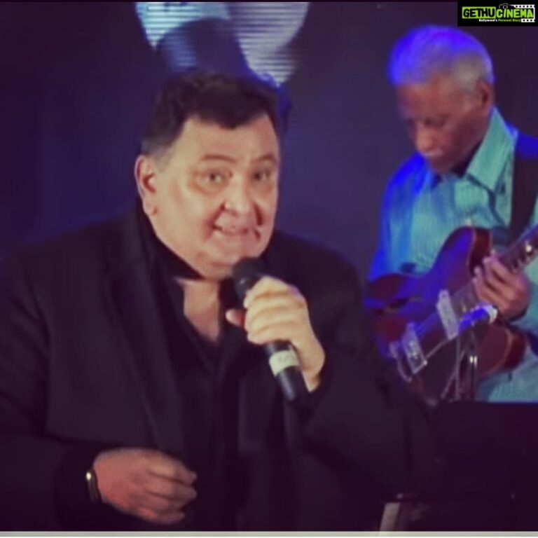 Ashish Vidyarthi Instagram - Here's @rishikapoor_real introducing an interesting back story of the Om Shanti Om melody. That song made countless moments waaah in my life.. Karz was the musical thriller I watched at Regal Connaught Circus Delhi @subhashghai1 ... I waved my arms and cheered... It probably was the first film I rooted for, which didn't have my idol @amitabhbachchan . Rishi Sahab, lit up lives in his inimitable style...@piloovidyarthi had the privilege of sharing screen space with him in his last release 