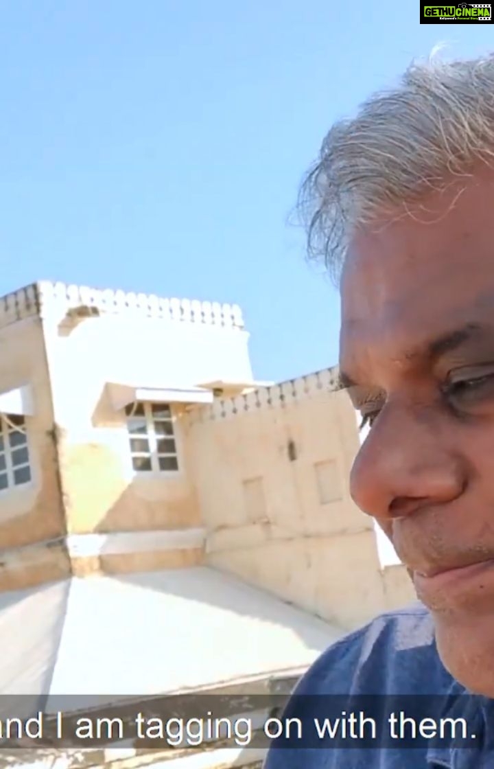 Ashish Vidyarthi Instagram - Do you have a justifiable reason to do what you are doing.. A reason I understand, for me to say, you are justified.. Each of us is being watched, judged and being evaluated by many.. It's a normal life when we fit the frames that the world has of us.. What if the why of what you are doing at this point, isn't exactly being understood.. What if you are not fitting the predictable of others... Rather flowing with what you are choosing.. How will the new year be for you if you flow and discover the unknown around and within.. What if you are not confined to frames which others and you yourself have fitted yourself into... Would love to hear your thoughts.. Alshukran Bandhu.. Alshukran Zindagi #AshishVidyarthi #AvidMiner #lifelessons #motivationalmonday #mondaymotivation @misrapritam