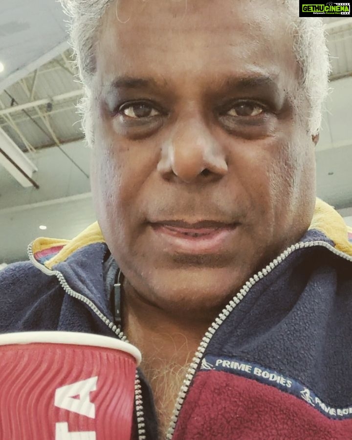 Ashish Vidyarthi Instagram - Cheers and love.. Have a super Sunday and a rich week ahead.. Chaudhary Charan Singh International Airport
