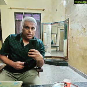 Ashish Vidyarthi Instagram - An hour before Daiyashankar...At the Kabir arts festival.. There is a nip and a beautiful notes in the air Lucknow, Uttar Pradesh