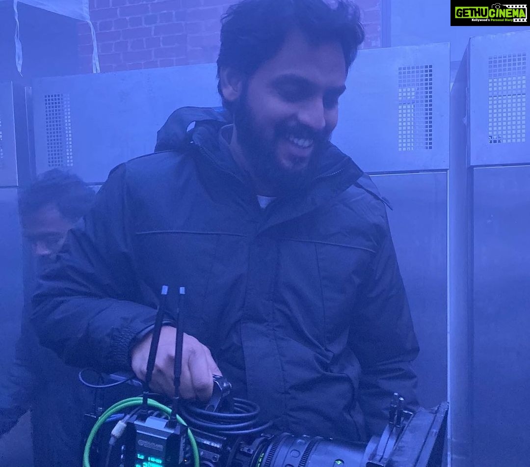 Ashok Selvan Instagram - Ninnila Ninnila / Theeni is one of those special films that has my heart and soul. Being Dev was such a wonderful experiment and experience that I’ll forever be grateful for. Today marks one year of this Beautiful film. Love forever to all the beautiful people I made it with. And my dear makkalay, thank you for all the love you gave us. Cheers and love. P.S. it’s available on @zee5 #1yearofninnilaninnila #NinnilaNinnila #Theeni