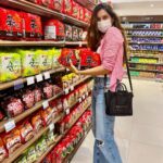 Ashrita Shetty Instagram - Went grocery shopping and almost lived in the ramen section 🌝🍜🛒 #ramenlover 💜
