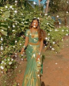 Ashrita Shetty Instagram - Favourite part of being South Indian  #kanjeevaramlove ✨💚🌞