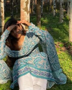 Ashrita Shetty Instagram - My annual "let's do Indian today" phase 🦋
Swipe right to see my real face between every photo 🙃