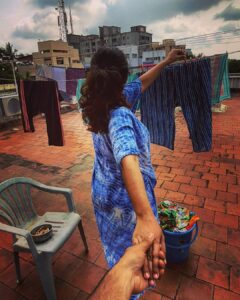 Ashwin Kakumanu Instagram - The lockdown has been getting the creative juices going! 
How can you bring fun into the usual daily routine ? When your home becomes your world,  and you appreciate the view all the more! In this case,just going to the terrace to see the sky is a breath of fresh air. #Awholenewworld .
.
Inspired by #followmeto series by @muradosmann