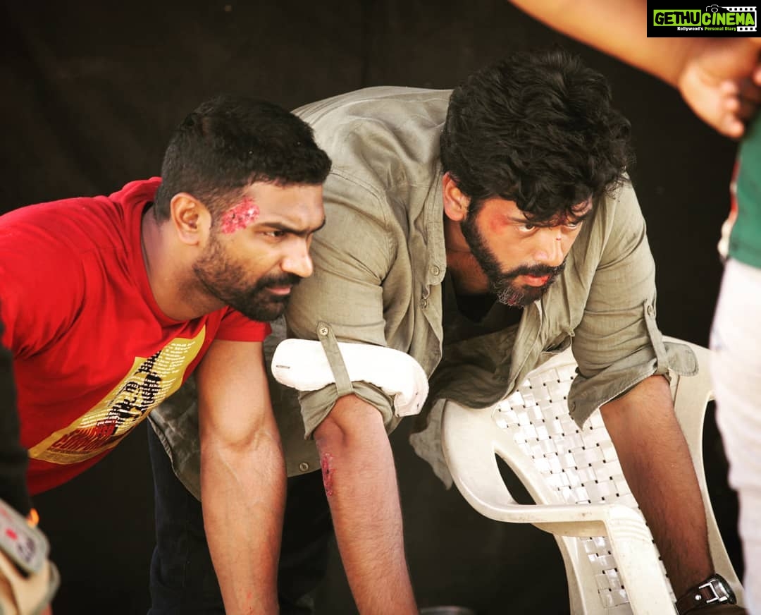 Ashwin Kakumanu Instagram - Agni and I checking out a shot on the set of 'Ithu vedalam sollum kathai'. It's taken a while but this movie is going to be something special. @bashakkkg @gregburridge @rrathindran @robertozazzara photo by @fareedhsheik #ithuvedalamsollumkathai