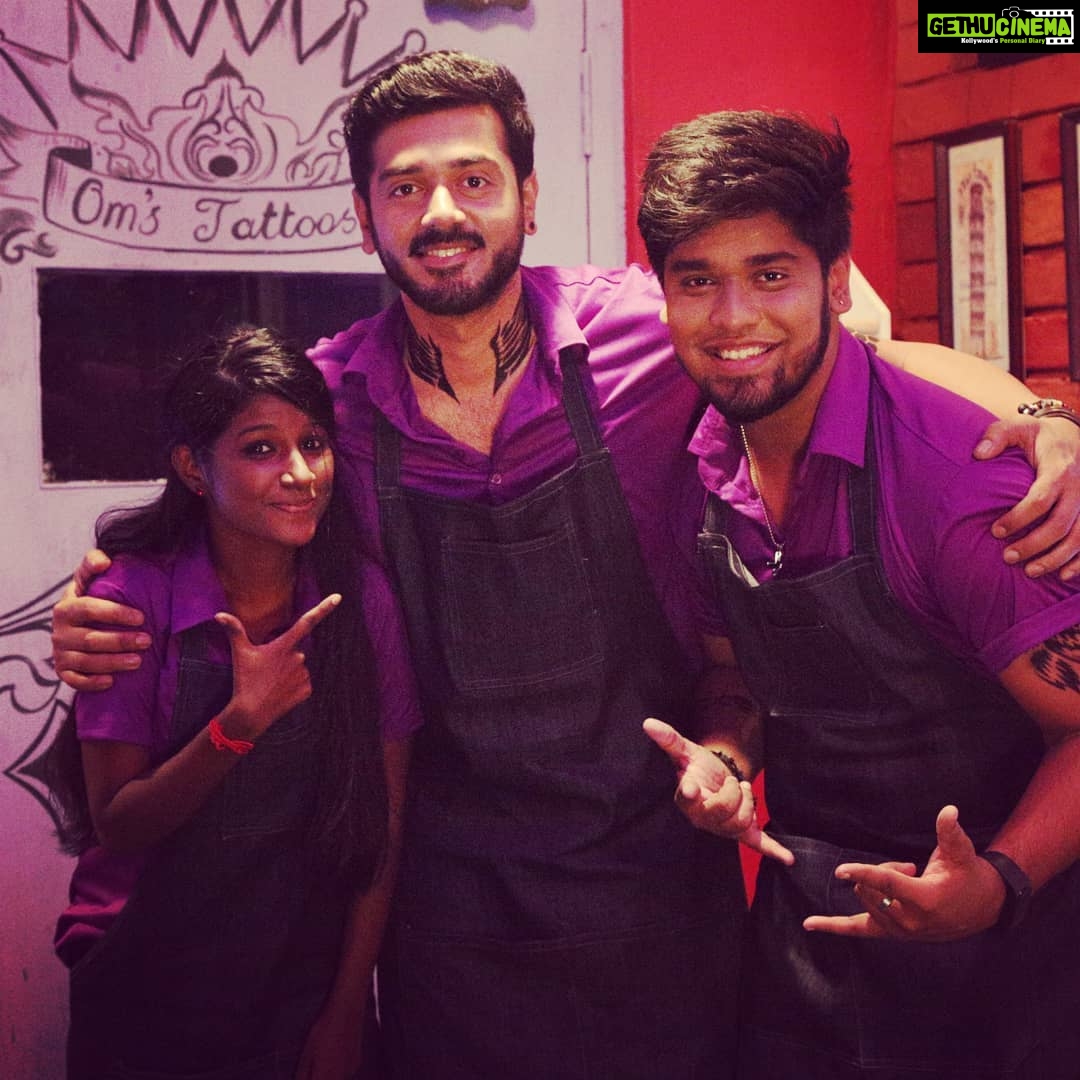 Ashwin Kakumanu Instagram - #Om and his trusted assistants Thomas arputharaj and poo.the first few days of shooting #NilaNilaOdiVaa with @aswath_official and @kpy_gabrella these two talented troublemakers π @nandhini_js @thesunainaa @viutamil