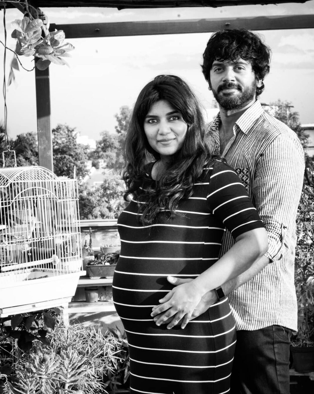 Ashwin Kakumanu Instagram - Kept putting off taking photos of us before the baby was born,and for some reason decided to take these photos on the 4th of July. Good idea cause the baby came through next day, and I would have have missed capturing the baby bump. 🥰🐻 Thanks @mouseylocks for the last minute session 🤗