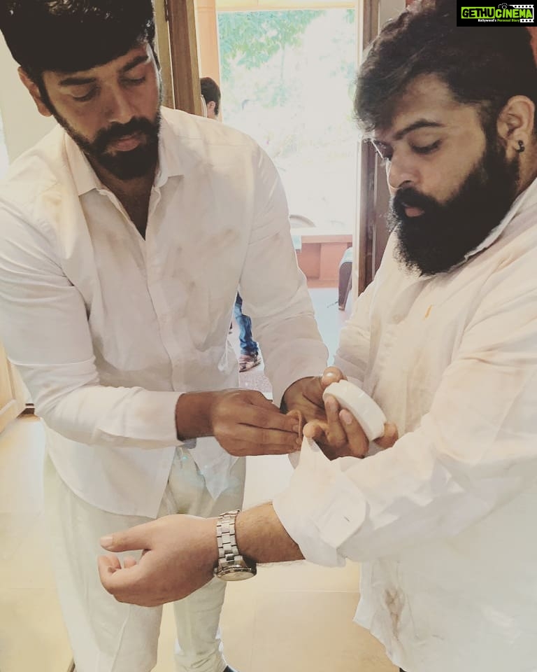 Ashwin Kakumanu Instagram - Thinking back to this awesome project that @svobodha,@infinitepixelz,@devdeviah,@riaz.88 and I worked on in Jan. Hopefully can show more glimpses soon. Working as makeup man was something new :)