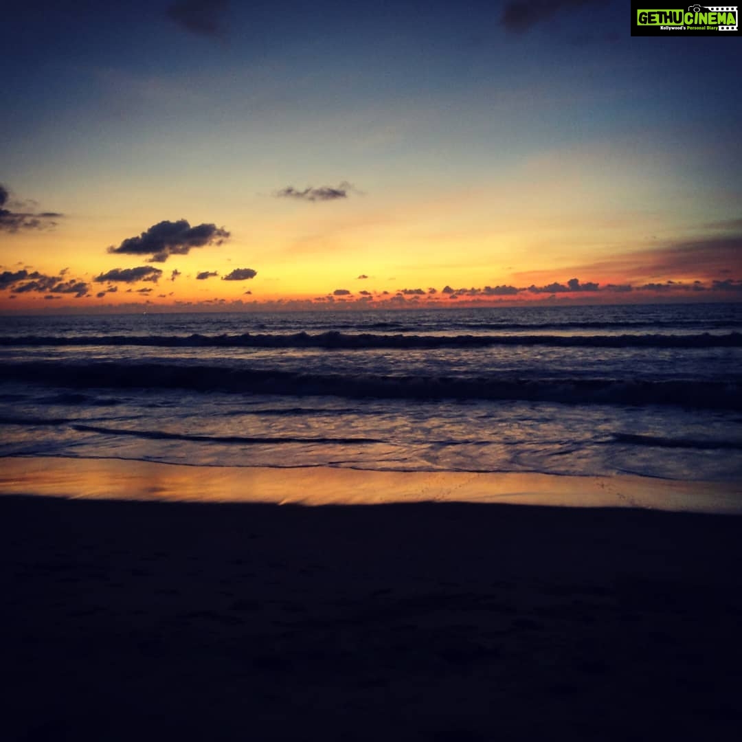 Ashwin Kakumanu Instagram - 5am work timings with the co-star. Something new in the making, share the details soon. Till then enjoy the sunrise. #earlybirds #lifesabeach