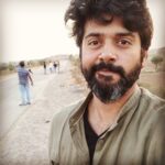 Ashwin Kakumanu Instagram - Where we are is so beautiful right now everyone's doing photo sessions :) *#IdhuVedhalamSollumKathai #sunset #selfies #chambalvalley