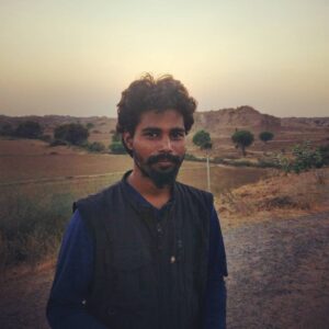 Ashwin Kakumanu Instagram - Where we are is so beautiful right now everyone's doing photo sessions :) *#IdhuVedhalamSollumKathai #sunset #selfies #chambalvalley