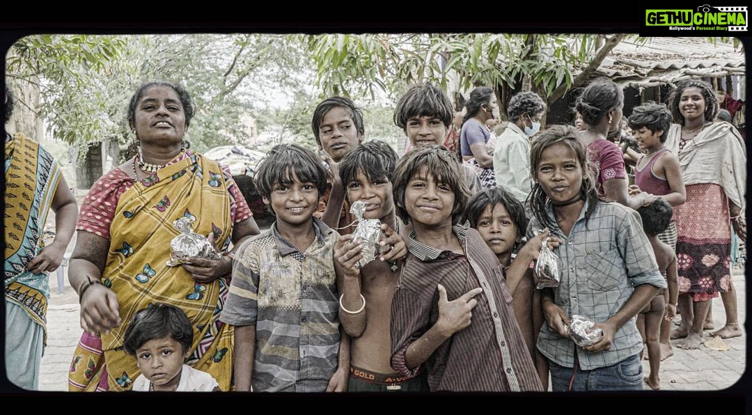 Ashwin Kakumanu Instagram - As part of a project I'm working on, yesterday I went along with Mr.Sridhar of @inspirations_ngo He took me to meet Mr.Gajapathy and his family who cook and distribute food packets to the needy in light of the pandemic. I also followed the young volunteers of the chennai corporation like @abi_the_thamizhan, Kamlesh in Shenoy Nagar who distributed essentials and provisions in that area. I met many new people and it was beautiful to finally go out after the lockdown and meet the people who were instrumental in helping their communities. I wanted to share few photos from my day.Will share more soon as it comes together. @projectvira #covid_19 #pandemic #chennai #spreadlove #sonya7iii #rebuild #fooddrive