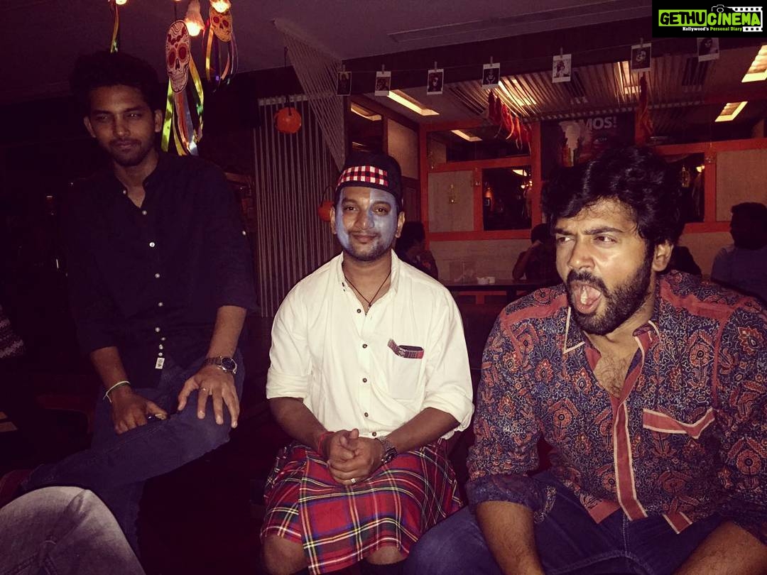 Ashwin Kakumanu Instagram - When the country is celebrating #diwali, & you're the only one who dresses up for #Halloween. When the party's over and people are tired, but the nights still young for you. Then you are a #braveheart sid. #realmenwearkilts #halflungi
