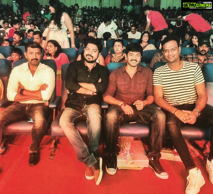 Ashwin Kakumanu Instagram - At nagendra Prasad Masters #msm dance program.