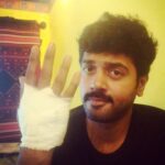 Ashwin Kakumanu Instagram – Was shooting for my film with swathi and in which I had to get emotional, look at myself in a mirror and hit it…psyched myself a little too much before the shot and actually broke the mirror through the wall.. Here I am with my knuckles bruised and bandaged. Moral of the story.:don’t do dumb shit. #nevergofullmethod
