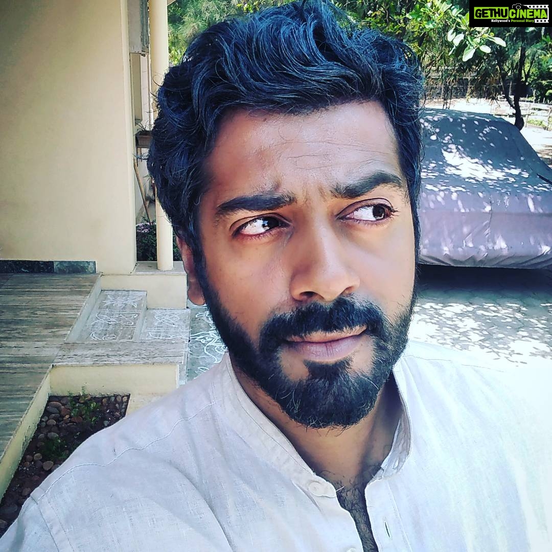 Ashwin Kakumanu Instagram - Some interesting looking photoshoot coming your way #Zero :) #greylooksgoodonyou