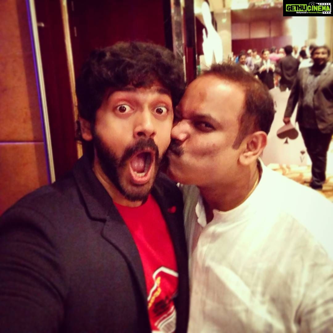 Ashwin Kakumanu Instagram - Director actor bonding :) happy 40 VP!