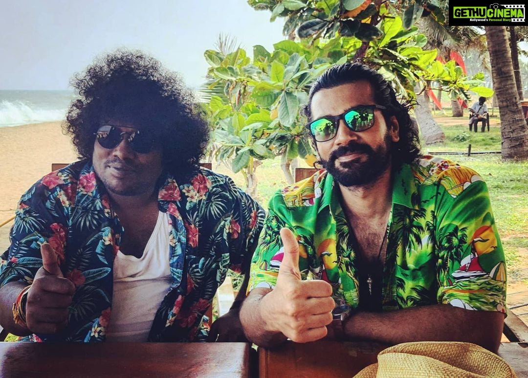 Ashwin Kakumanu Instagram - Bye 2020. We won't miss you. #naangarombabusy #lifesabeach #yogibabu #ashwinkakumanu