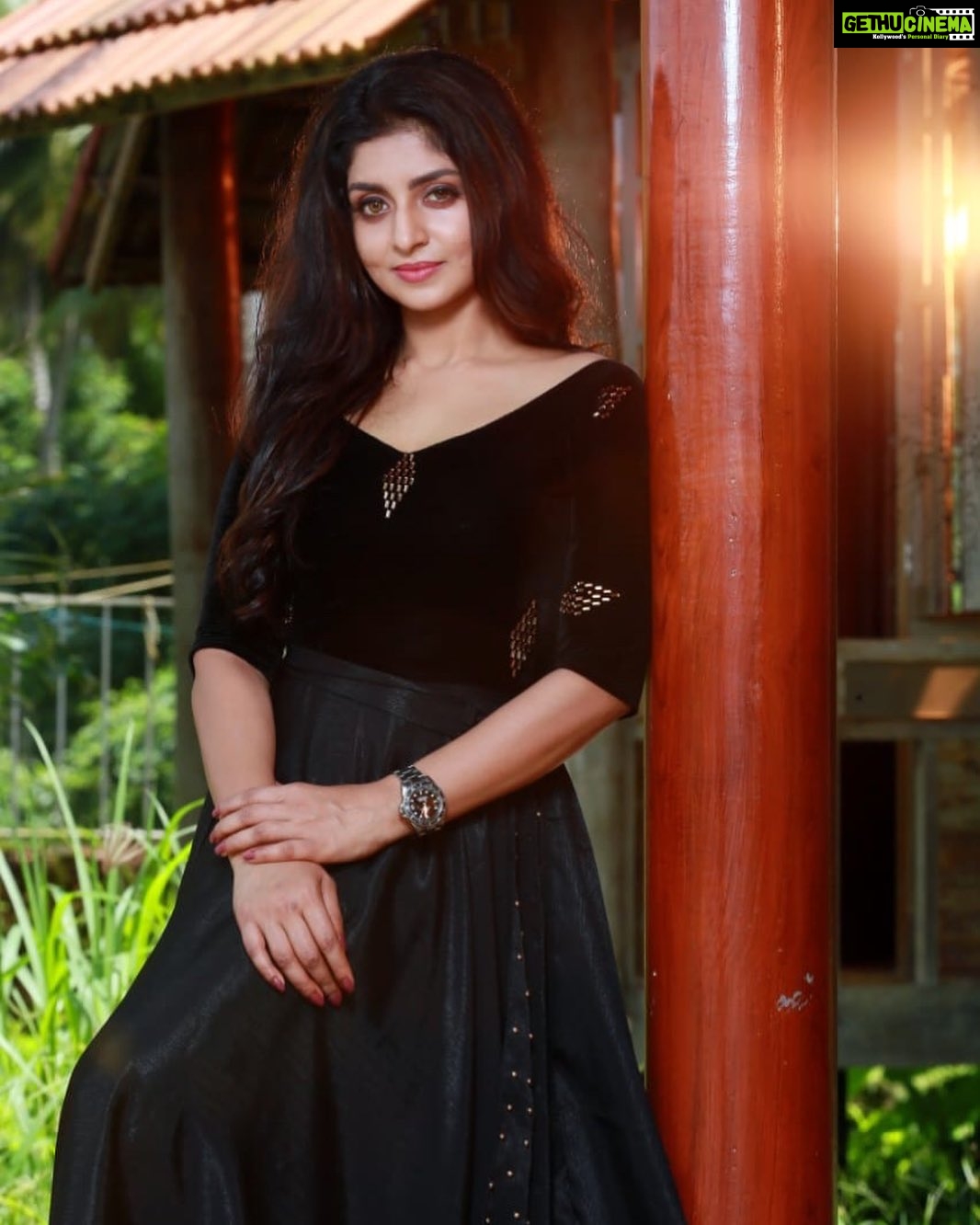 Athmiya Instagram - Star n Style Photoshoot ❤️ Photography @vp.praveenkumar_photography ❤️ Make Up :Amal❤️ Costume @saveri_by_sajani_pallath ❤️ Ornaments: Claron fancy ❤️