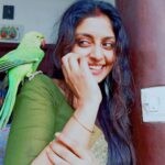 Athmiya Instagram - When we shared some unconditional thoughts 😬🌟🦜❤️ “She decided to free herself,dance into the wind,create a new language..And birds fluttered around her,writing “yes” in the sky..”❤️🦜❤️