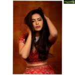 Avika Gor Instagram - Tv pe breaking news haaye re mera ghagra 💃🏻.. Pc @pnn_photography Stylist @style_up_with_srushti Outfit @srisuvarnamandir Jewellery @saikrishna_fashion_jewellery Makeup @makeupbysapnak Location @firstmark_starstudios