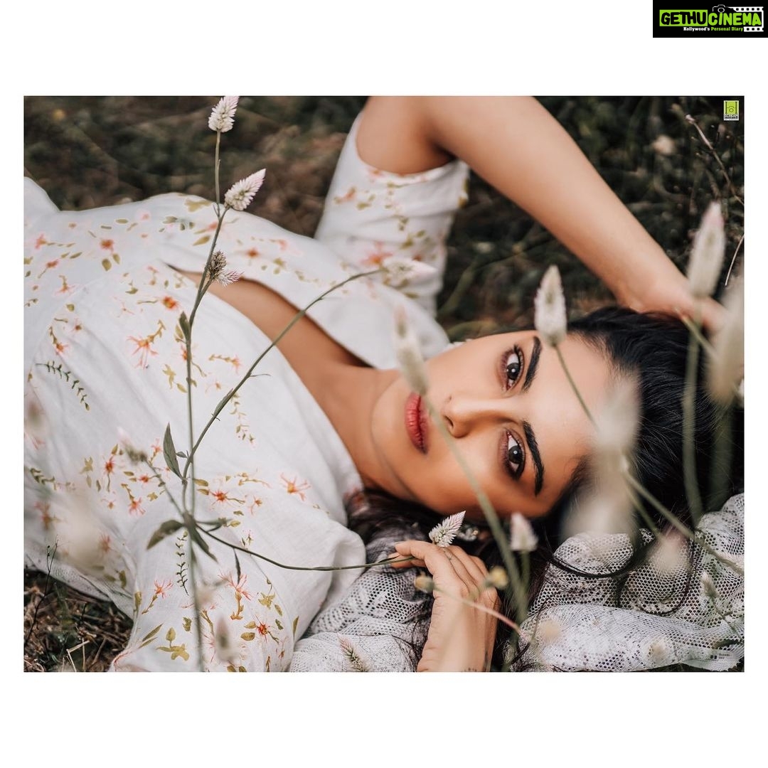 Avika Gor Instagram - “The Future belongs to those who believe in the beauty of their dreams” - Eleanor Roosevelt Styling: @manishamallikarjun Outfit: @ewoke.studio Jewellery: @havyajewels Mua: @purplesmakeupstudio Photographer: @screamstudiosbyharsha Location: @themayabazar Exclusively managed by @viniyardfilms @jubinrajeshdesai @ashviniyardi