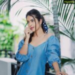 Avika Gor Instagram - Retro is usually classy 💙 #NetOnZee5 #promotions